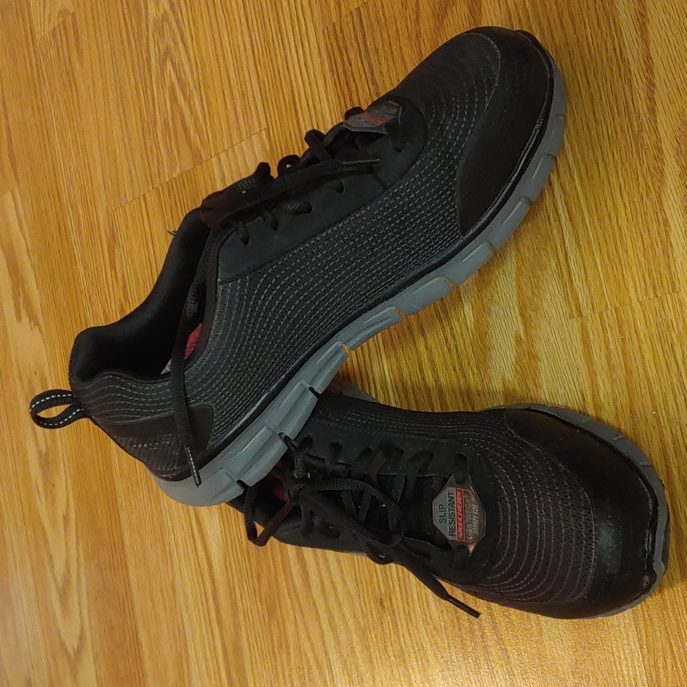 Skechers Women's Safety-Toe Shoes 9.5M